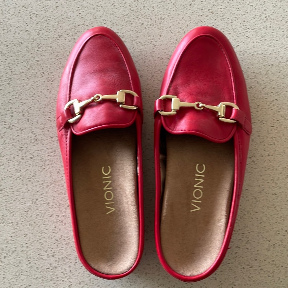Vionic Snug Adeline Mule